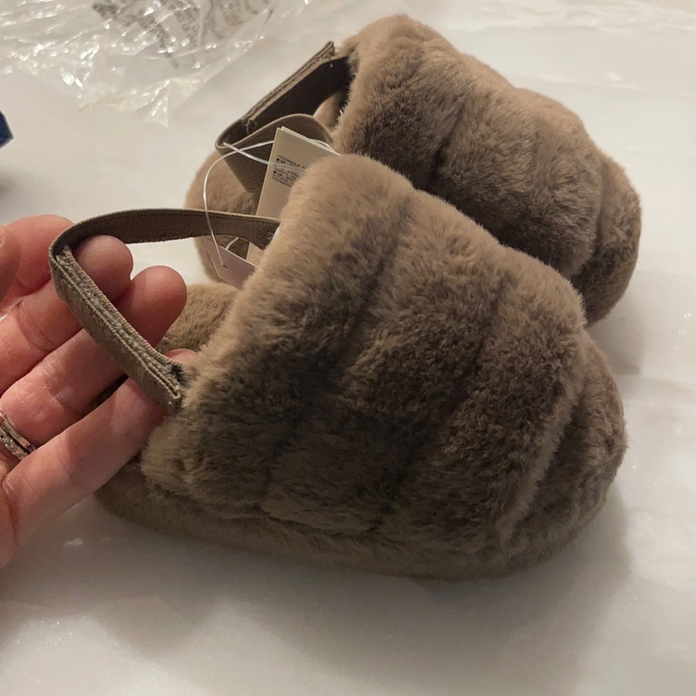 Brown faux fur baby open toe slippers (6-12months)